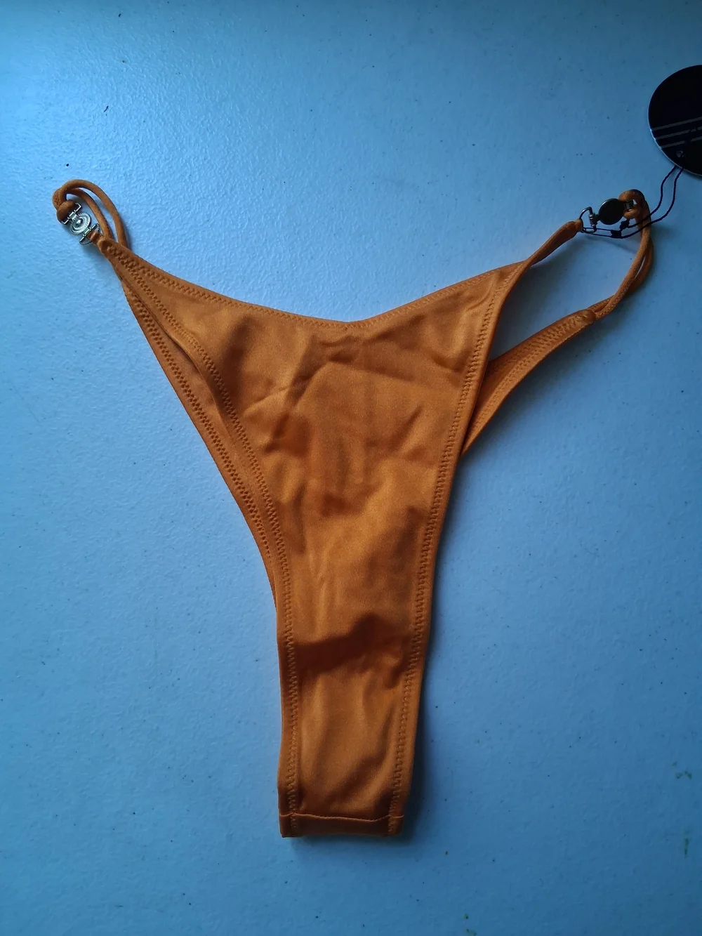 Sommer High-Cut Bikini Bottoms in Rust Orange - Picture 2 of 6